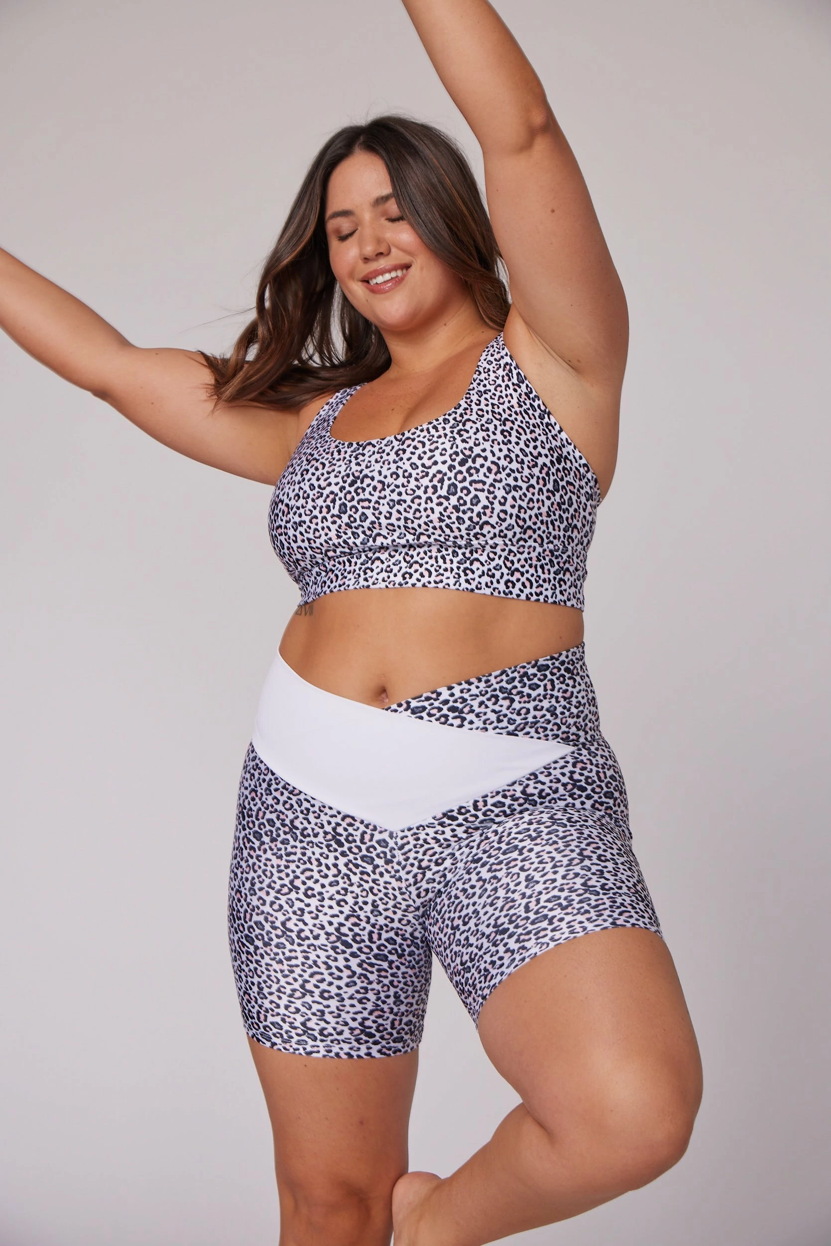 ONZIE LSF Colorblock V Short - Bold Panthera Bottoms 9 ONZIE LSF Colorblock V Short - Bold Panthera Bottoms