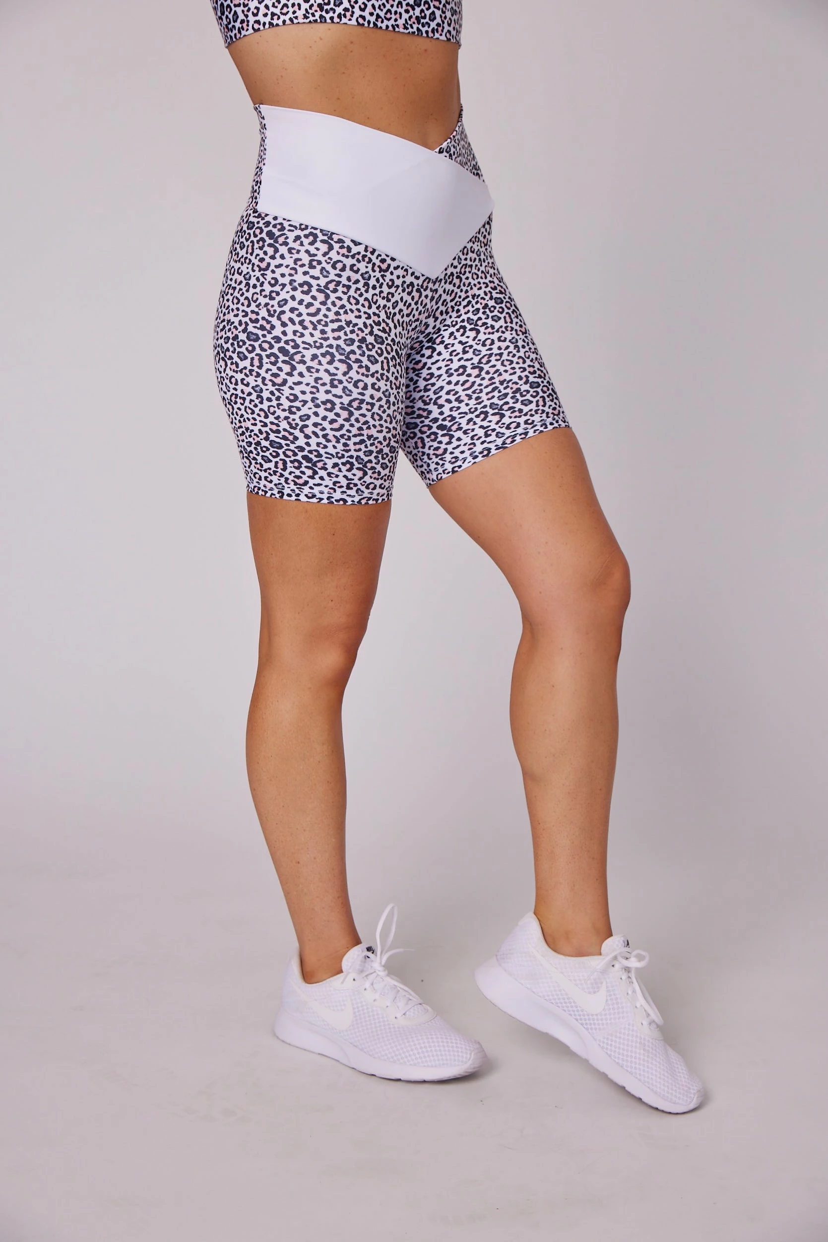 ONZIE LSF Colorblock V Short - Bold Panthera Bottoms 5 ONZIE LSF Colorblock V Short - Bold Panthera Bottoms