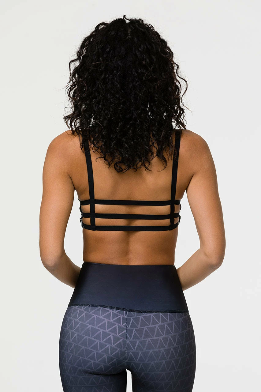 Onzie Flow Graphic Elastic Bra - Las Lunas 8 Onzie Flow Graphic Elastic Bra - Las Lunas