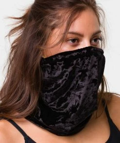 Onzie Mindful Masks Face Cover - Black Velvet 7 Onzie Mindful Masks Face Cover - Black Velvet