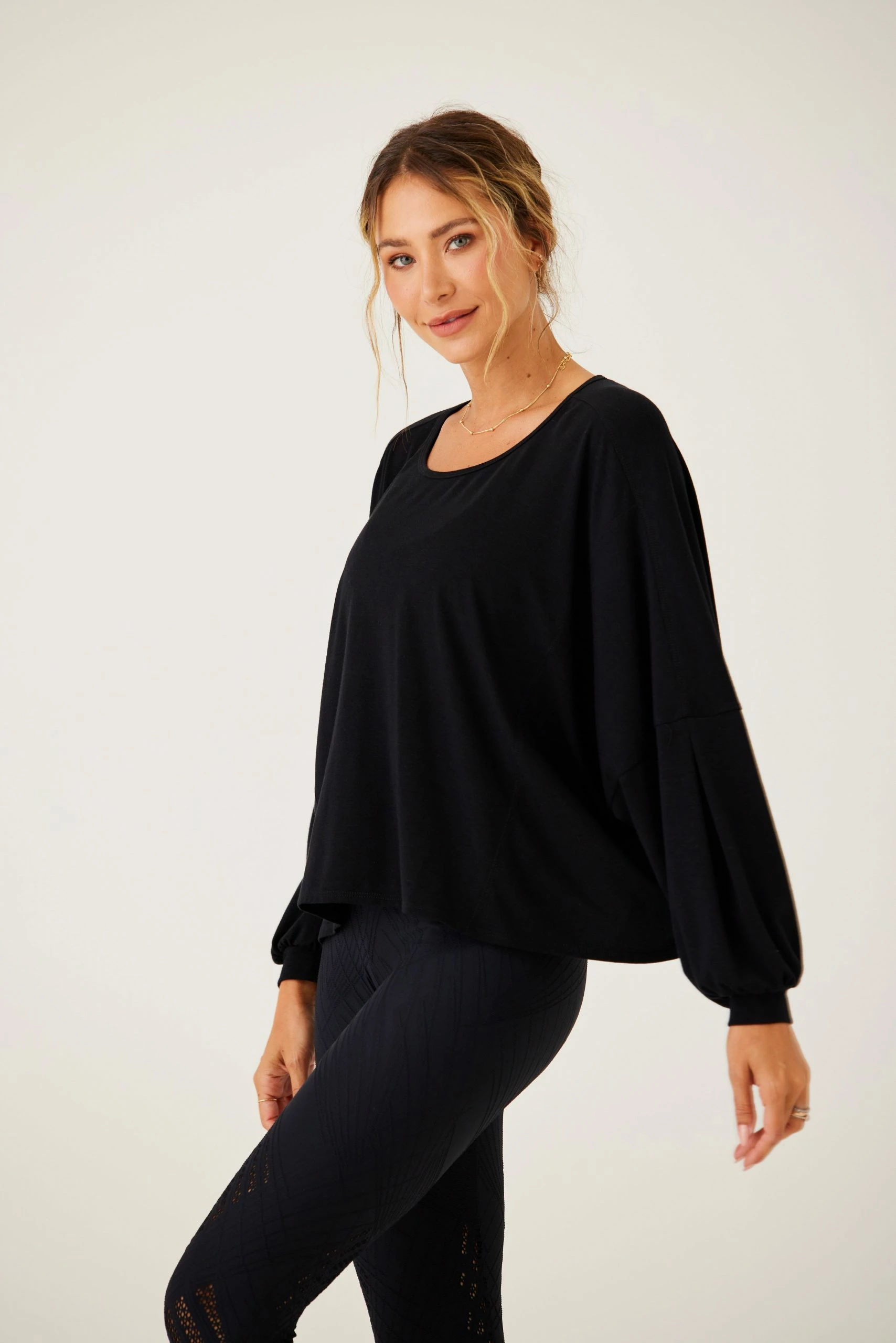 Onzie Om Top - Black 5 Onzie Om Top - Black
