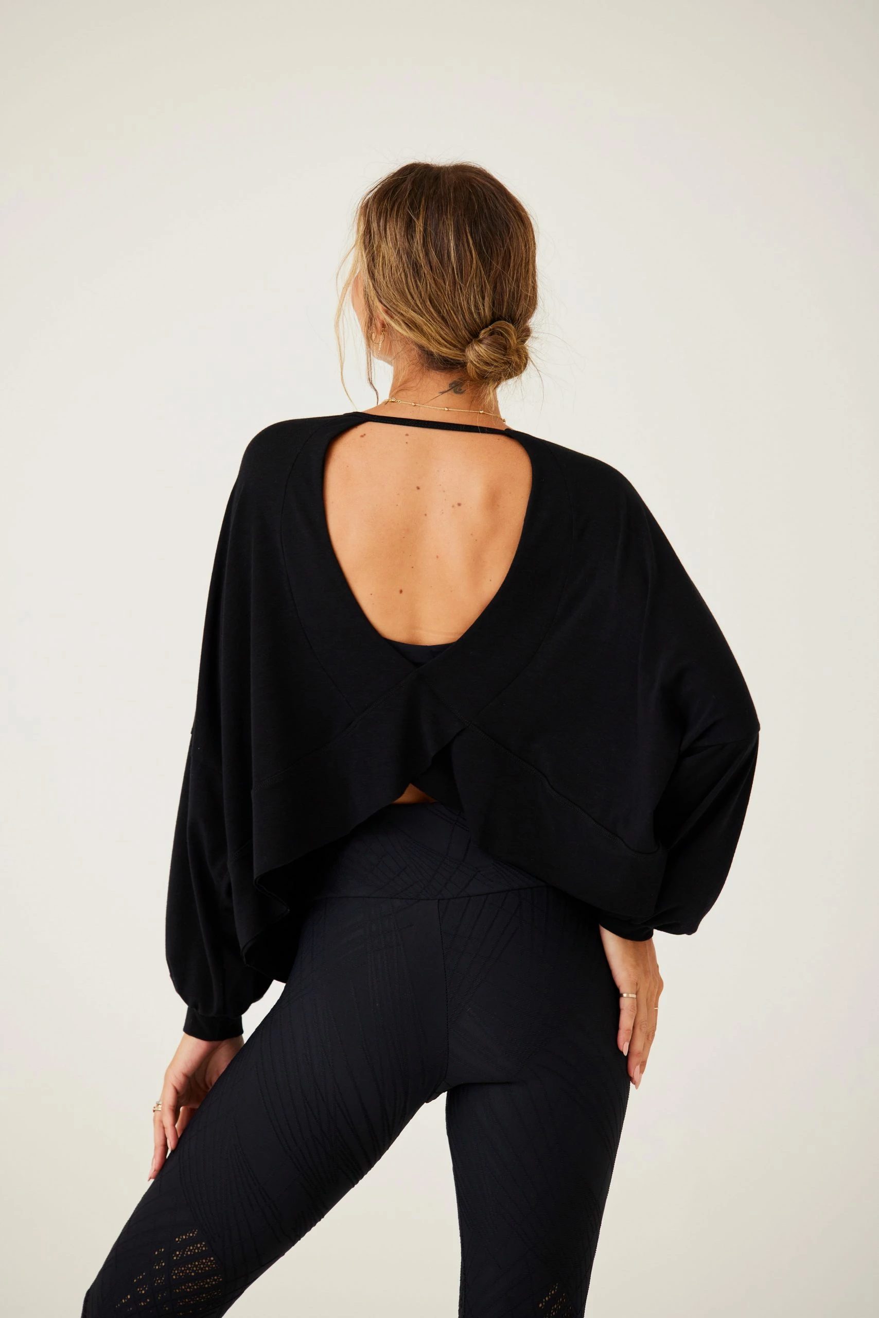 Onzie Om Top - Black 3 Onzie Om Top - Black