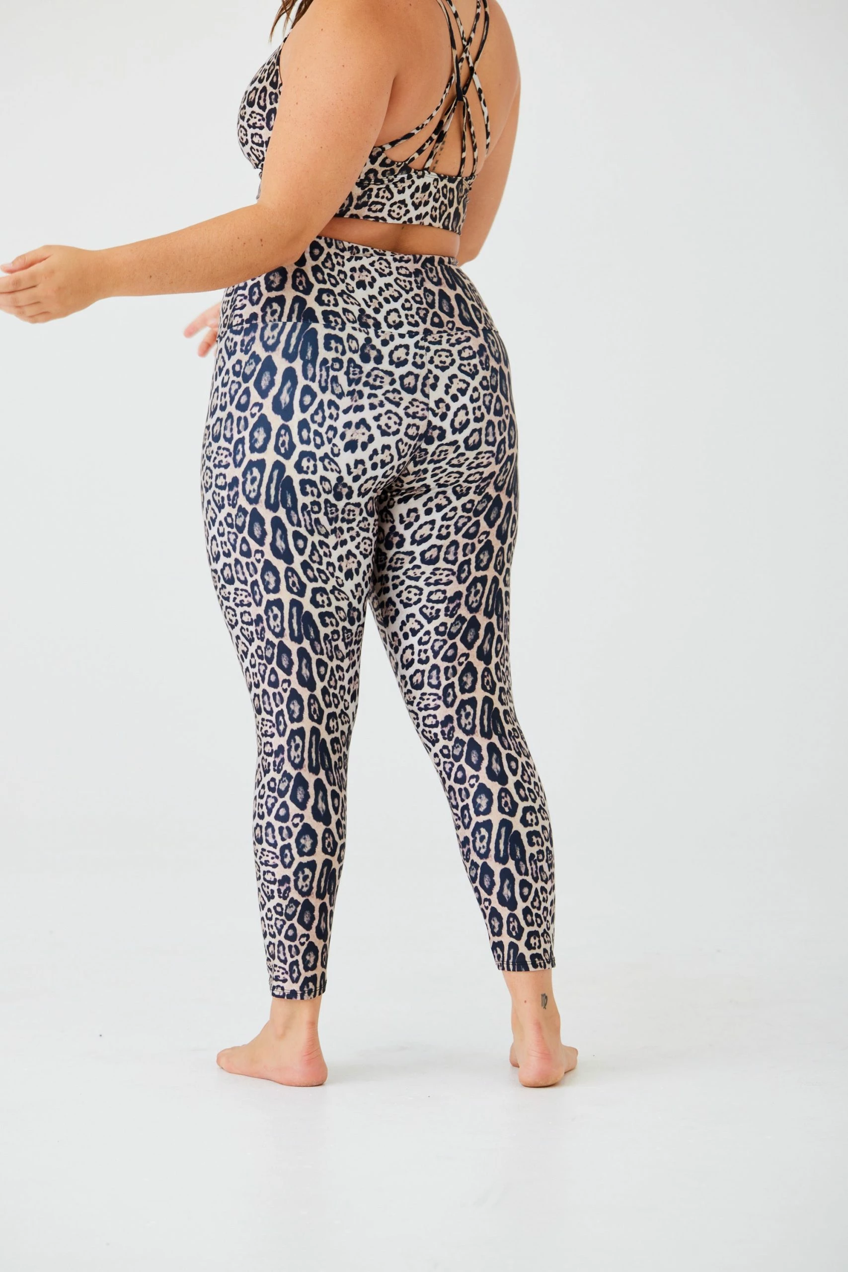 Onzie Flow Bottoms High Rise Long Legging - Leopard 13 Onzie Flow Bottoms High Rise Long Legging - Leopard