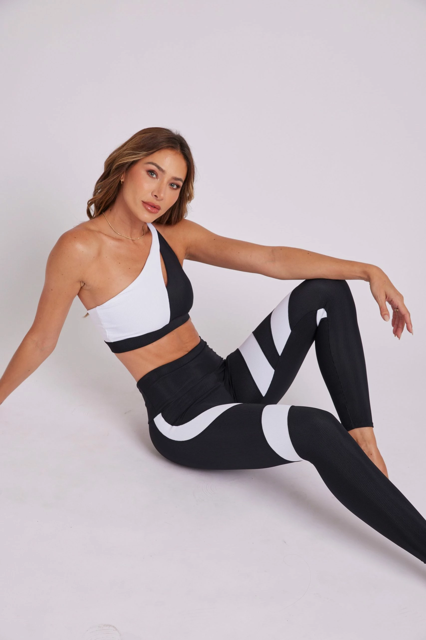 ONZIE Cadence Legging - Black White Combo Women's New 5 ONZIE Cadence Legging - Black White Combo Women's New