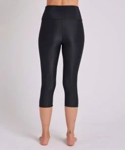 ONZIE High Rise Rib Capri - Black Rib