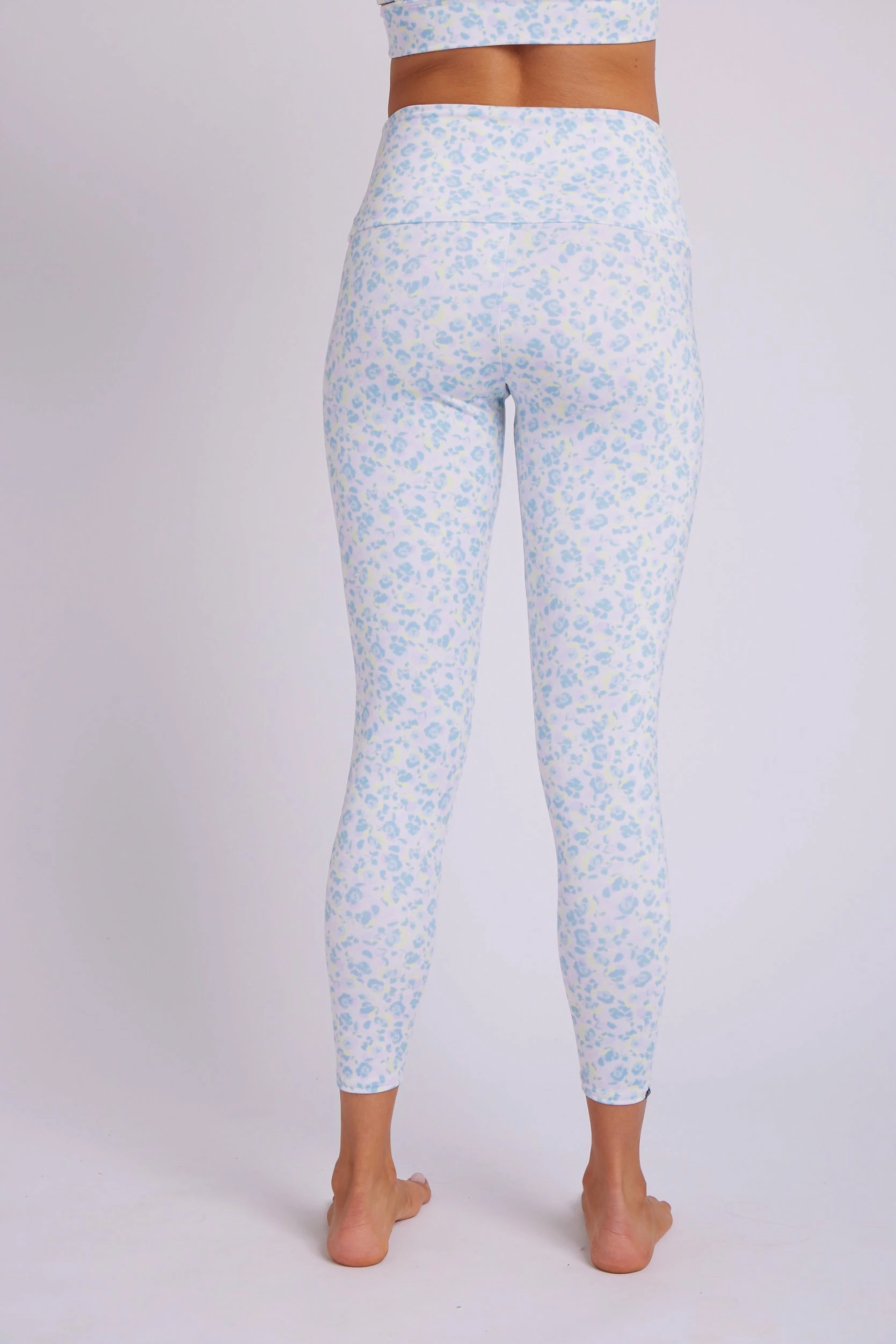 ONZIE High Rise Legging - English Garden 5 ONZIE High Rise Legging - English Garden